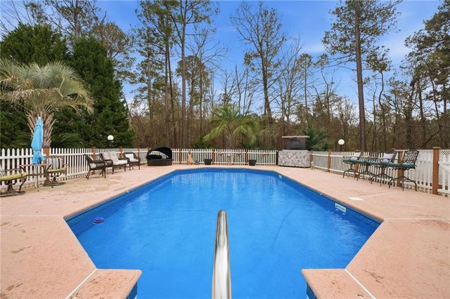 353 Hillridge Cove, Lizella, GA 31052