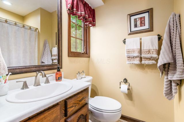11525 Woodbridge Lane NW, Baltimore, OH 43105