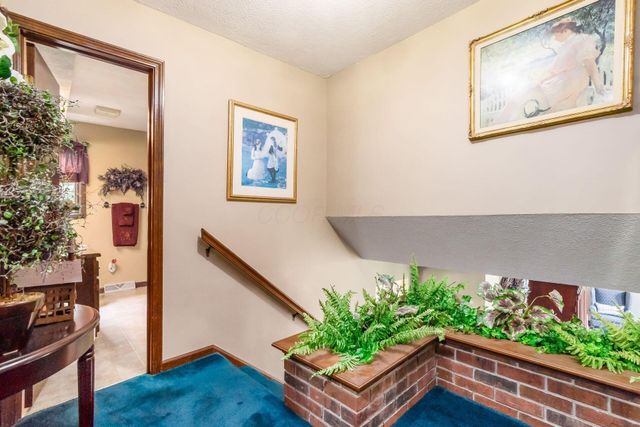 11525 Woodbridge Lane NW, Baltimore, OH 43105