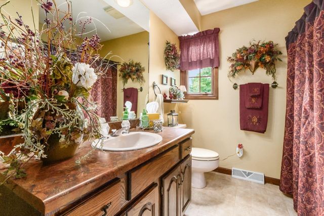 11525 Woodbridge Lane NW, Baltimore, OH 43105