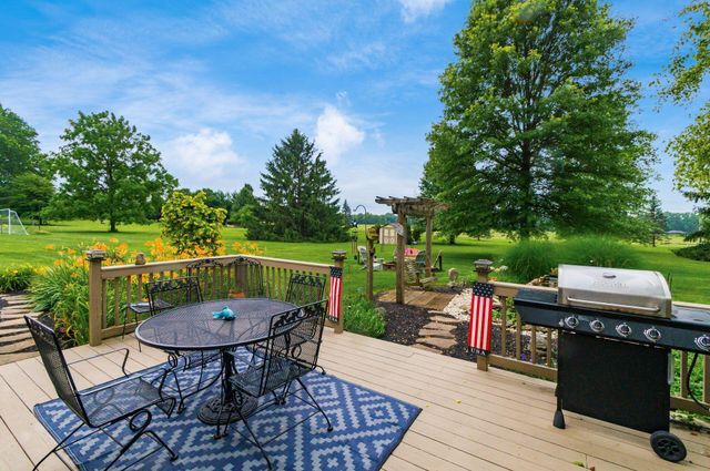 11525 Woodbridge Lane NW, Baltimore, OH 43105