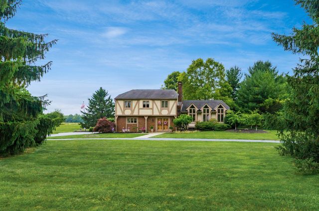 11525 Woodbridge Lane NW, Baltimore, OH 43105