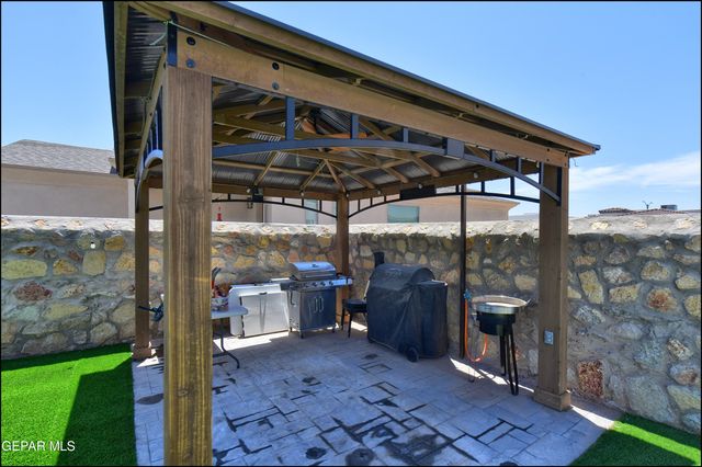 3520 ESSENCE Street, El Paso, TX 79938