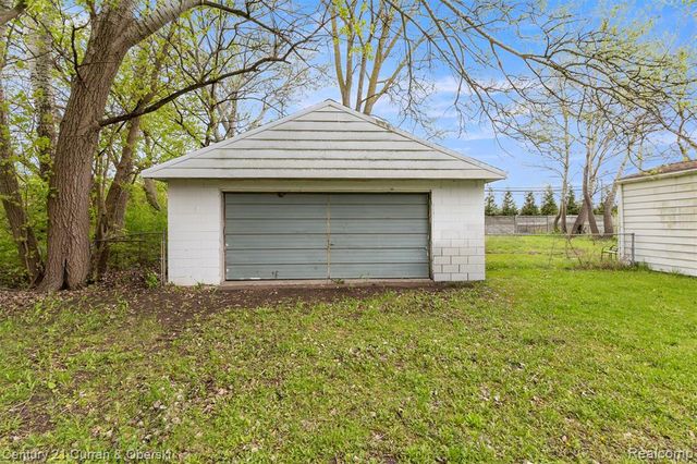 8070 Westpoint Street, Taylor, MI 48180