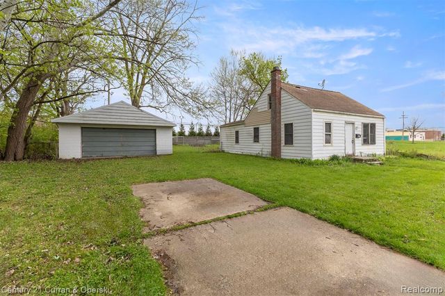 8070 Westpoint Street, Taylor, MI 48180