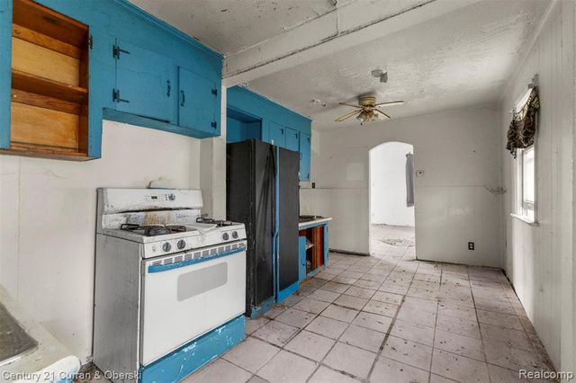 8070 Westpoint Street, Taylor, MI 48180