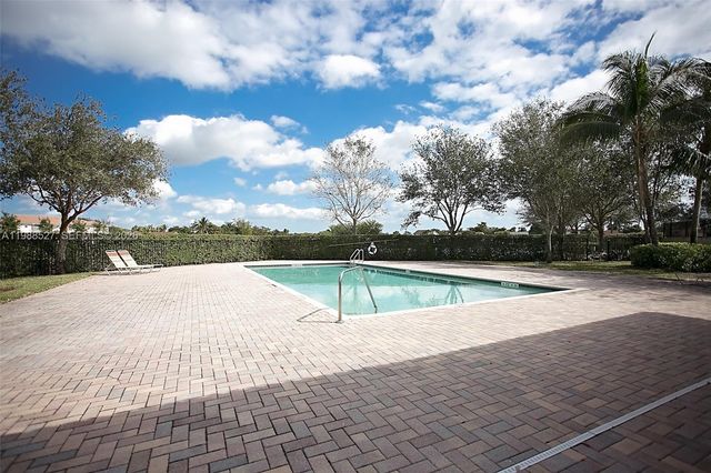 2409 SW 99th Way, Miramar, FL 33025