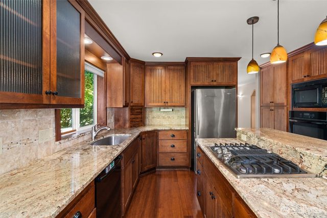 125 Mill Creek Road, Raymond, WA 98577