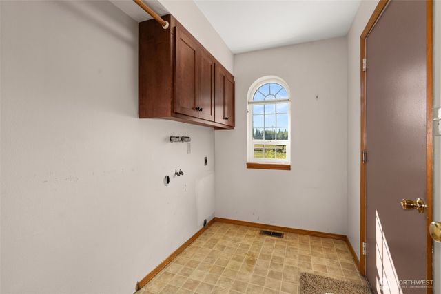 125 Mill Creek Road, Raymond, WA 98577