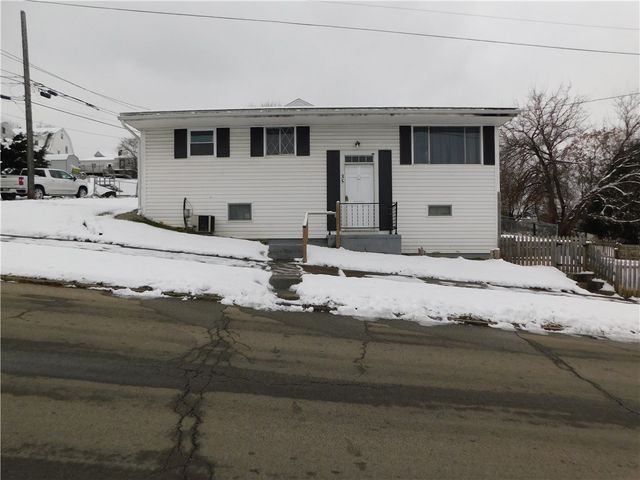 35 Pershing Avenue, Uniontown, PA 15401