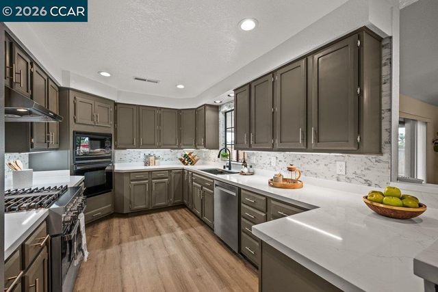 6162 Guava Pl., Newark, CA 94560