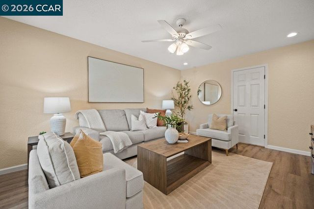 6162 Guava Pl., Newark, CA 94560