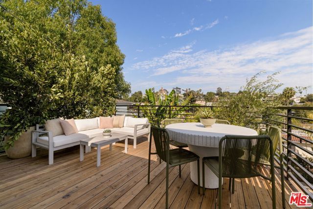 1412 Laveta Terrace, Los Angeles, CA 90026
