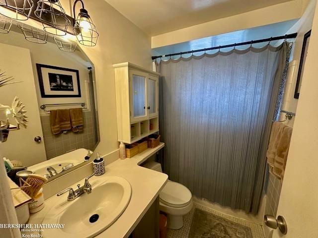 2115 Marywood Drive, Royal Oak, MI 48073