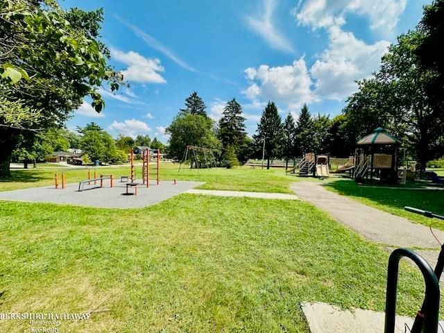 2115 Marywood Drive, Royal Oak, MI 48073