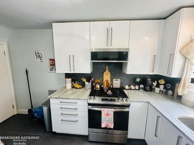 2115 Marywood Drive, Royal Oak, MI 48073