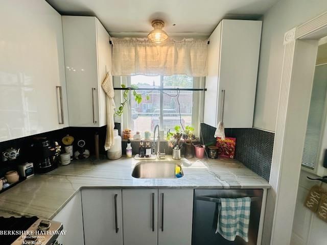 2115 Marywood Drive, Royal Oak, MI 48073