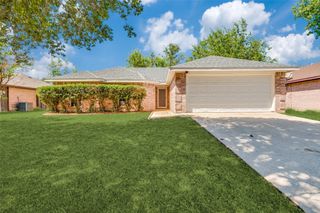 411 Buckskin Drive, Red Oak, TX 75154