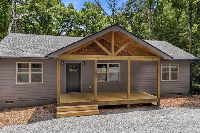 1883 Newport Drive, Ellijay, GA 30540