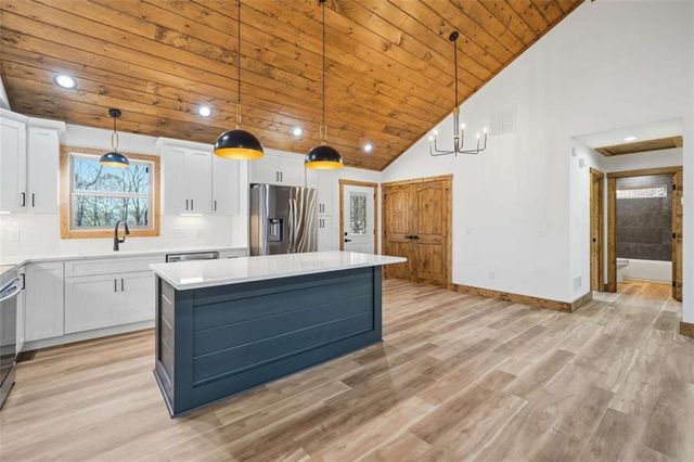 1883 Newport Drive, Ellijay, GA 30540
