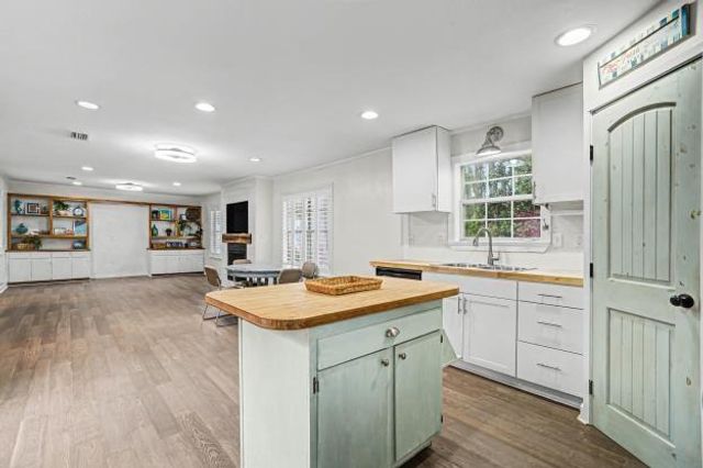 716 Itasca Place, Dauphin Island, AL 36528