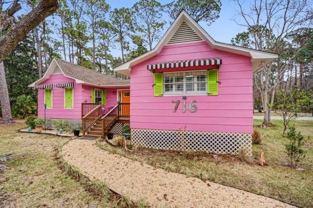 716 Itasca Place, Dauphin Island, AL 36528