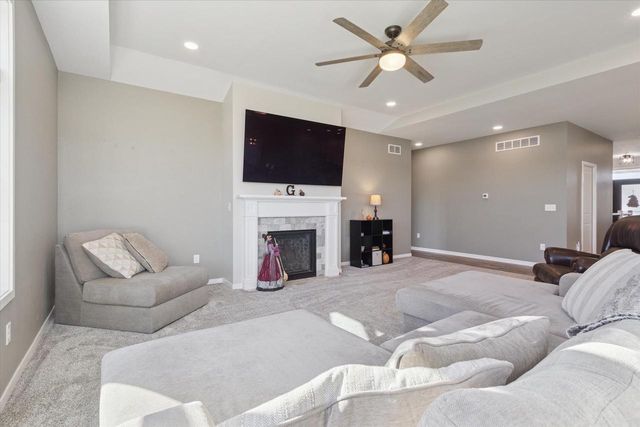 3189 S Warbler Court, Beloit, WI 53511