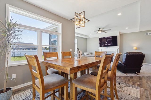 3189 S Warbler Court, Beloit, WI 53511