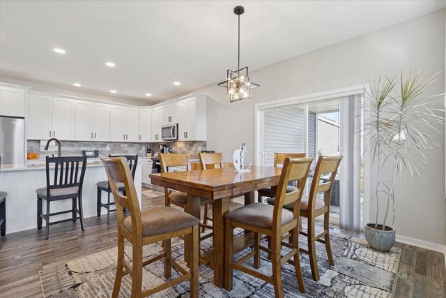 3189 S Warbler Court, Beloit, WI 53511