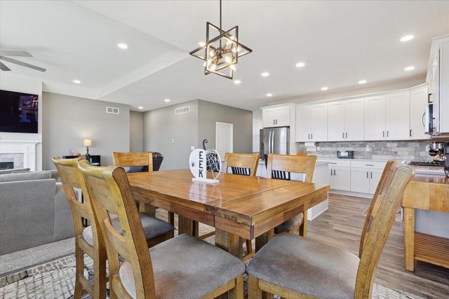 3189 S Warbler Court, Beloit, WI 53511