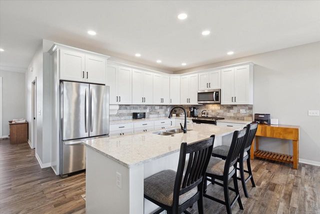 3189 S Warbler Court, Beloit, WI 53511