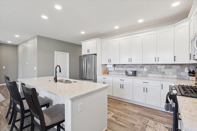 3189 S Warbler Court, Beloit, WI 53511