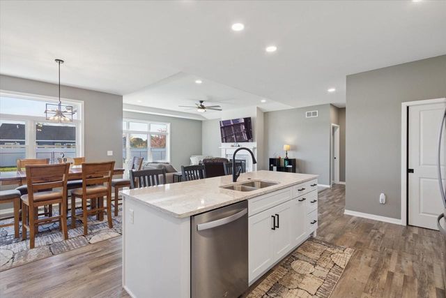 3189 S Warbler Court, Beloit, WI 53511