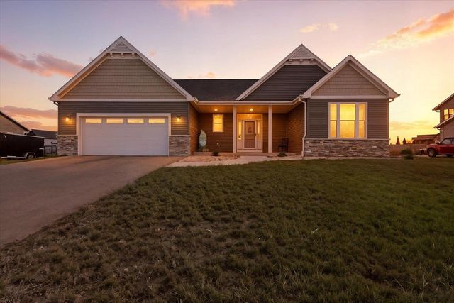 3189 S Warbler Court, Beloit, WI 53511