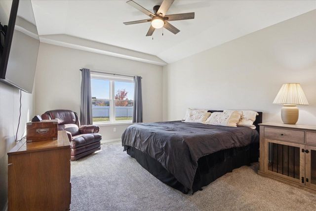 3189 S Warbler Court, Beloit, WI 53511