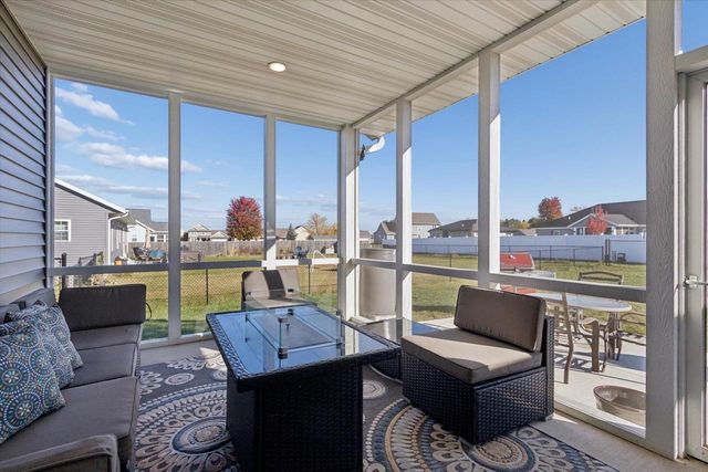 3189 S Warbler Court, Beloit, WI 53511