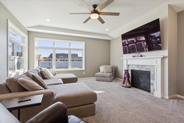 3189 S Warbler Court, Beloit, WI 53511