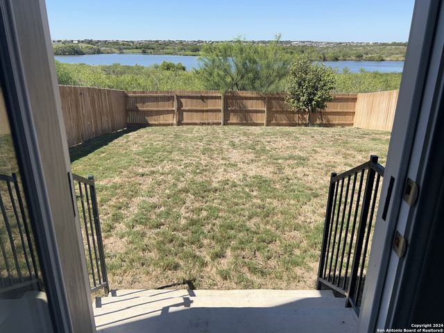 4835 VIA SONOMA TRL, Converse, TX 78109