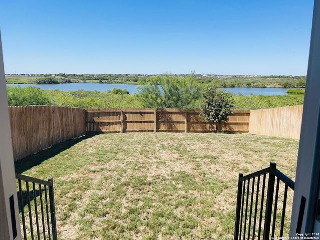 4835 VIA SONOMA TRL, Converse, TX 78109