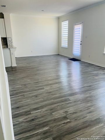 4835 VIA SONOMA TRL, Converse, TX 78109