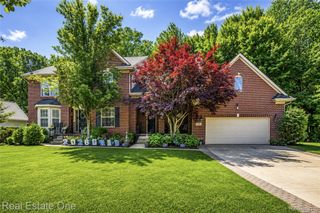 3481 Castlewood Court, Wixom, MI 48393