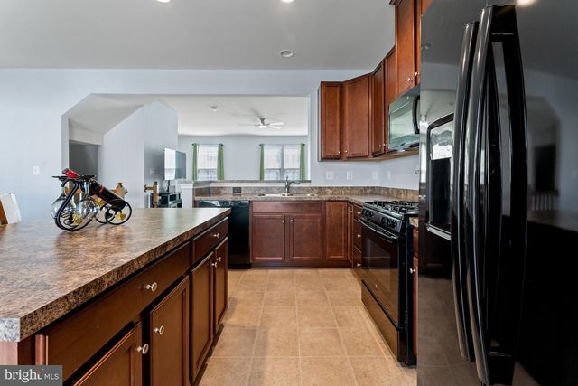 320 STREAMVIEW DR, Fredericksburg, VA 22405