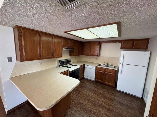 314 S 11th Place, Rogers, AR 72756