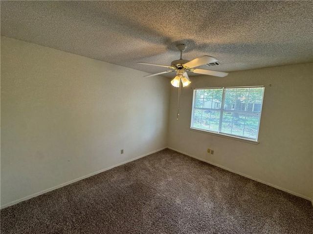 314 S 11th Place, Rogers, AR 72756