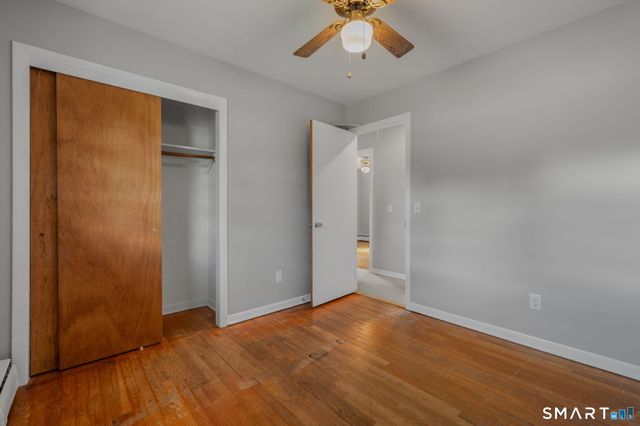 10 Lark Street, Waterford, CT 06385