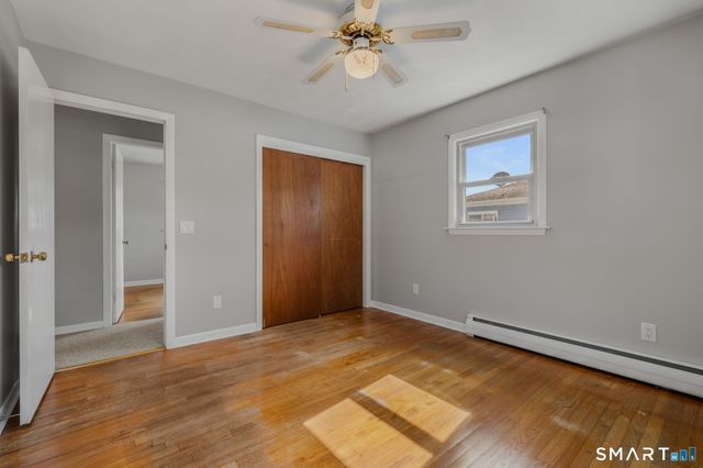 10 Lark Street, Waterford, CT 06385