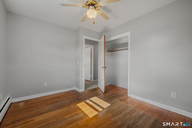 10 Lark Street, Waterford, CT 06385