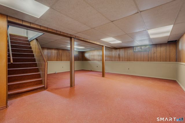 10 Lark Street, Waterford, CT 06385