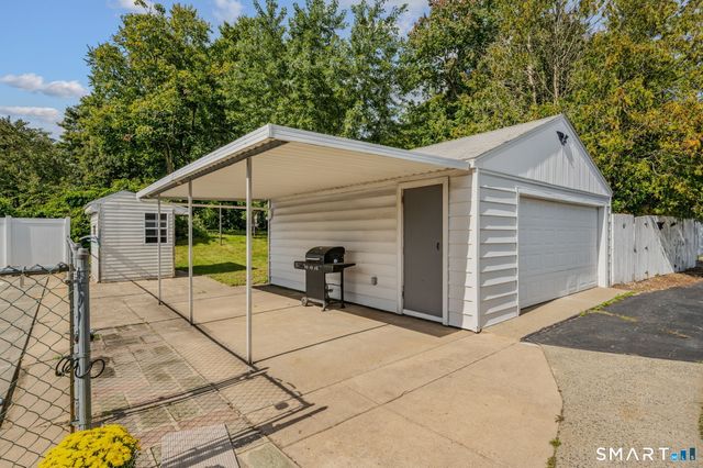 10 Lark Street, Waterford, CT 06385