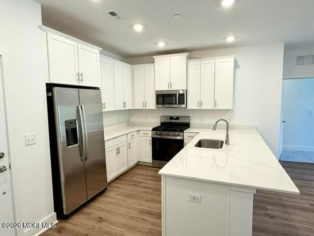29104 Radford Court 2904, Monroe, NJ 08831